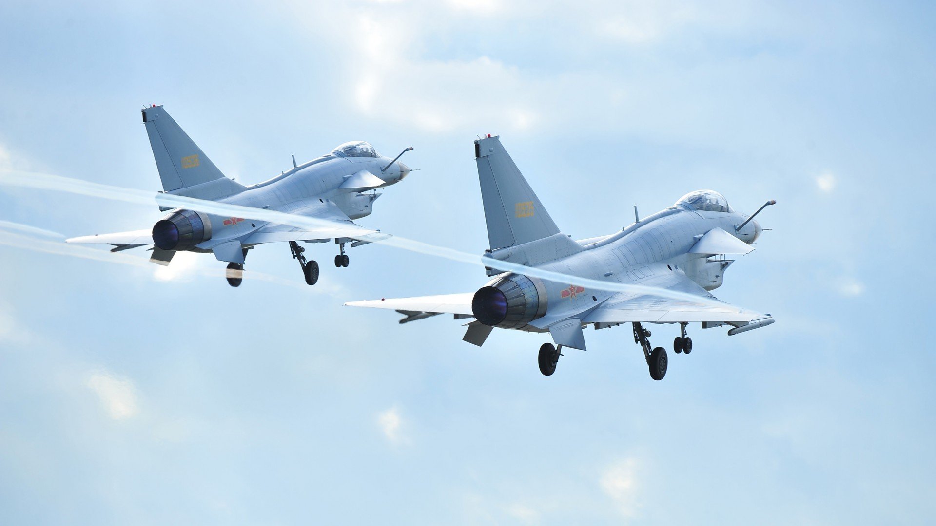 AYX SPORTS-激烈较量！两队球员将在赛场上拼尽全力，两队比赛