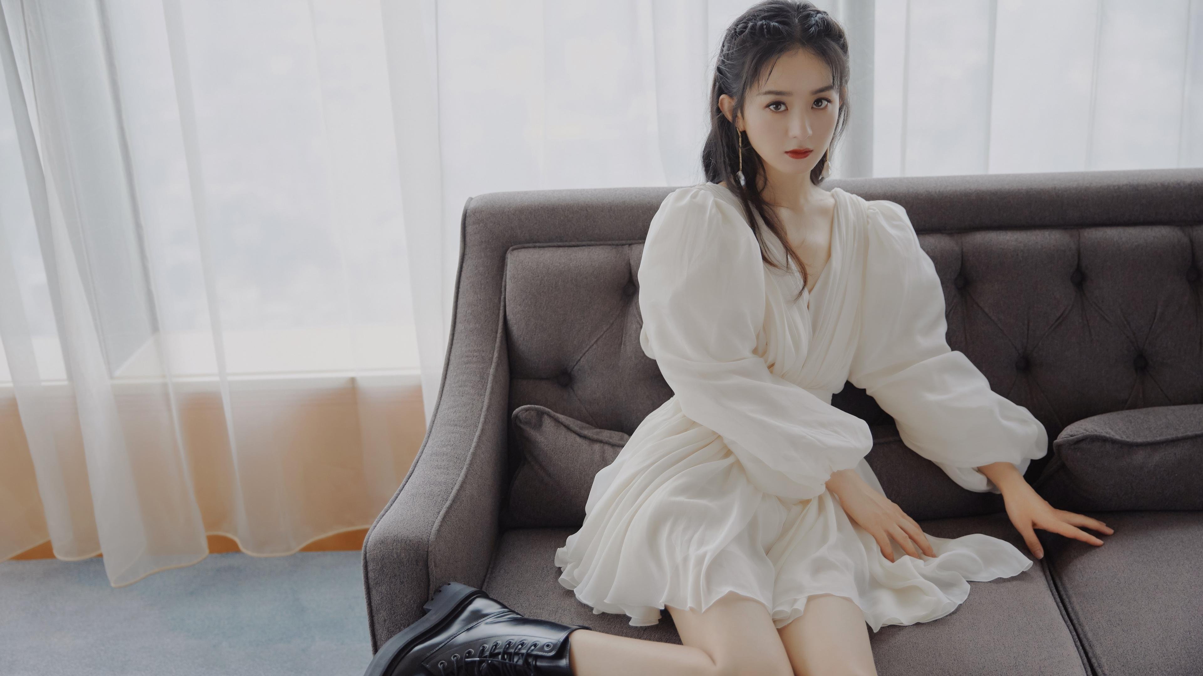 AYX体育官网-“高新体育中心：篮球赛场上演激烈拼抢与战术博弈”