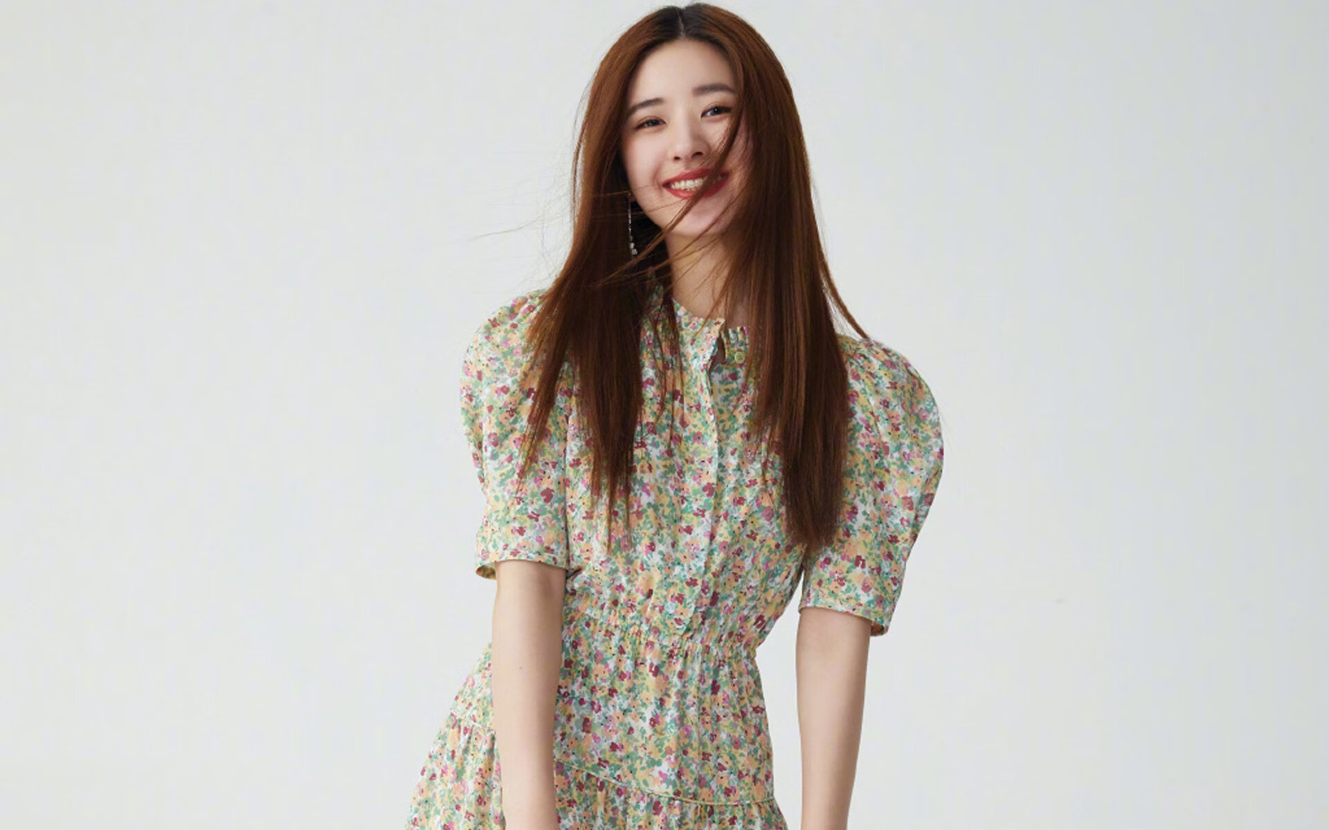 爱游戏下载-著名球员开设足球训练营，传授技巧经验，足球职业球员训练